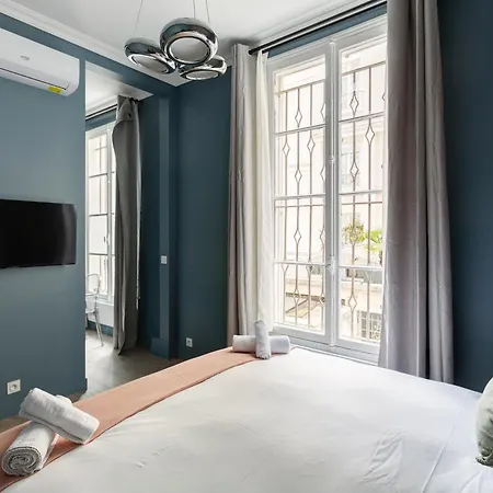 Eclectic Montmartre Apartamento