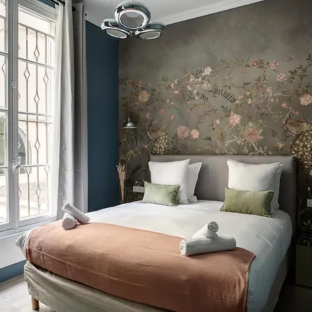 Eclectic Montmartre Apartamento